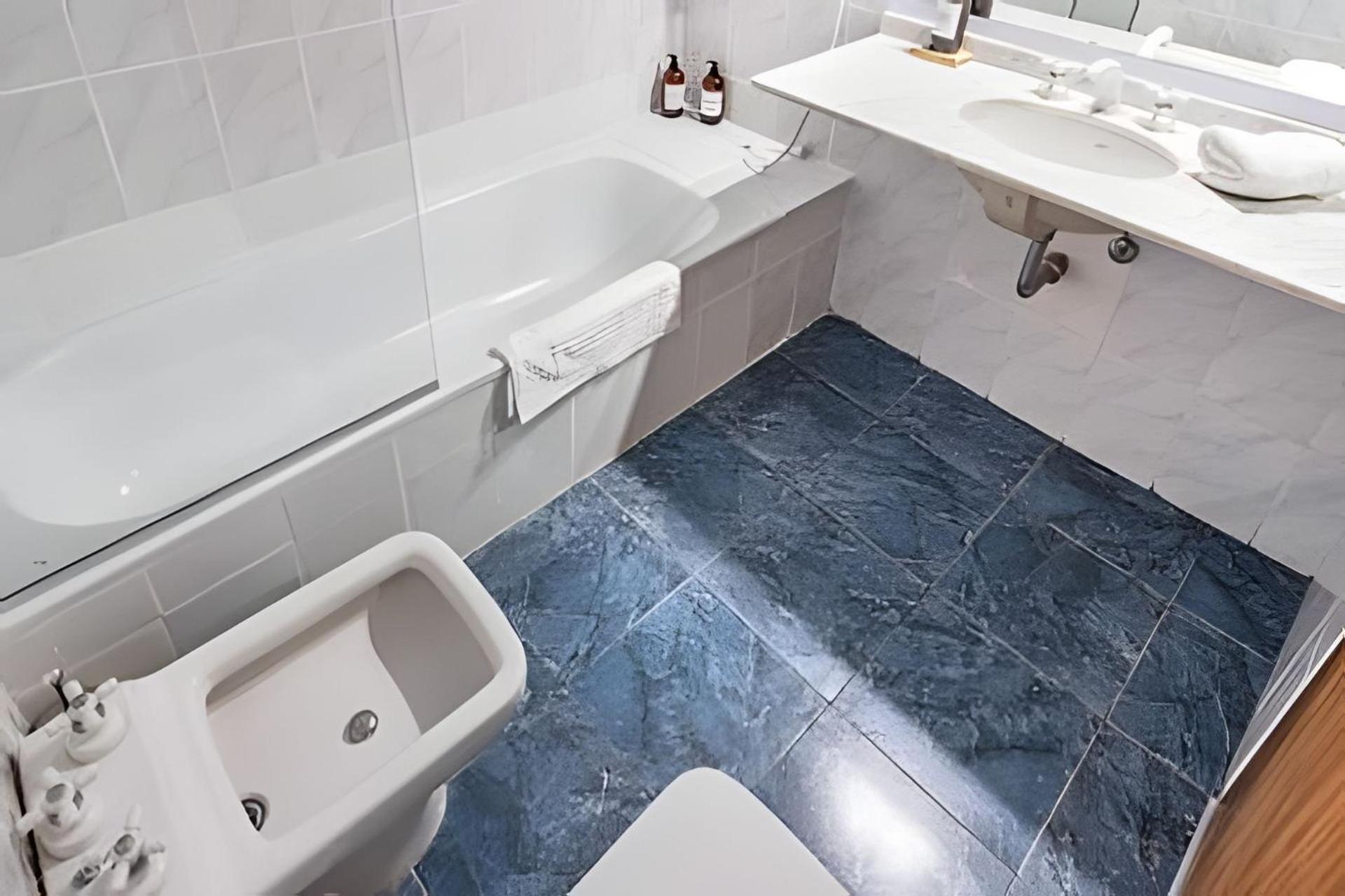 Apartamento Familiar Gran Ubicacion Y Gran Balcon *